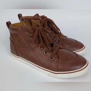 New with tags ⭐️ Cat and Jack Leather High Top Sneakers